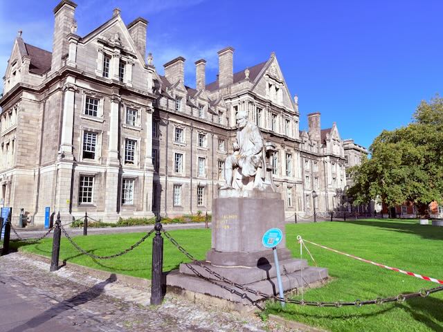 Edificio storico e monumento nel centro di Dublino visitati durante la mobilità Erasmus